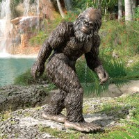 Design Toscano Bigfoot, the Garden Yeti Statue: Medium   